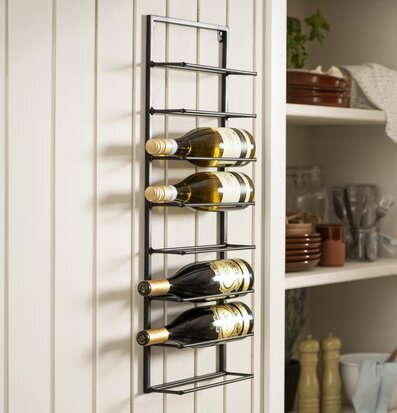 Bild av stilrent och praktiskt väggmonterat vinställ