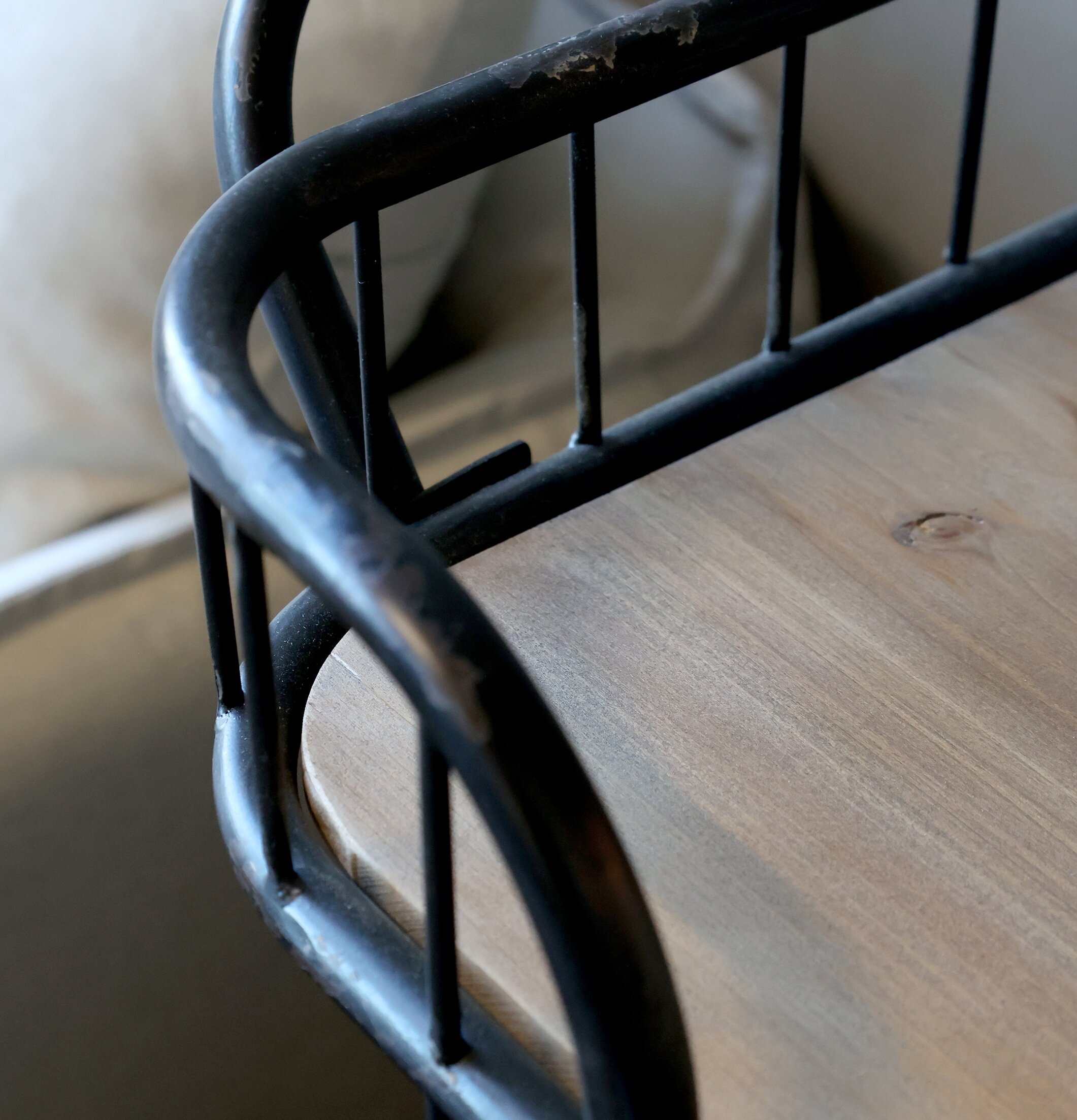 Gammal Postvagn Med Vinhylla från Chic Antique i metall