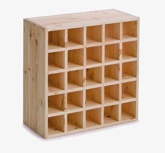 Bild av vinställ i ljust trä med plats för 25 flaskor